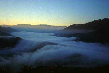 銀山湖の雲海