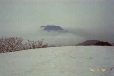 三岩山から見る吾妻耶山